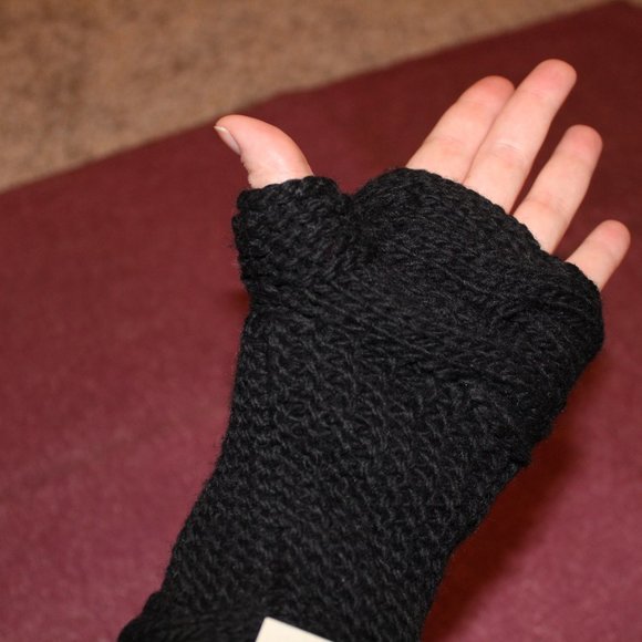 💥 HM Nepalese Merino Dbl Cable Handwarmers BLK - Picture 3 of 3